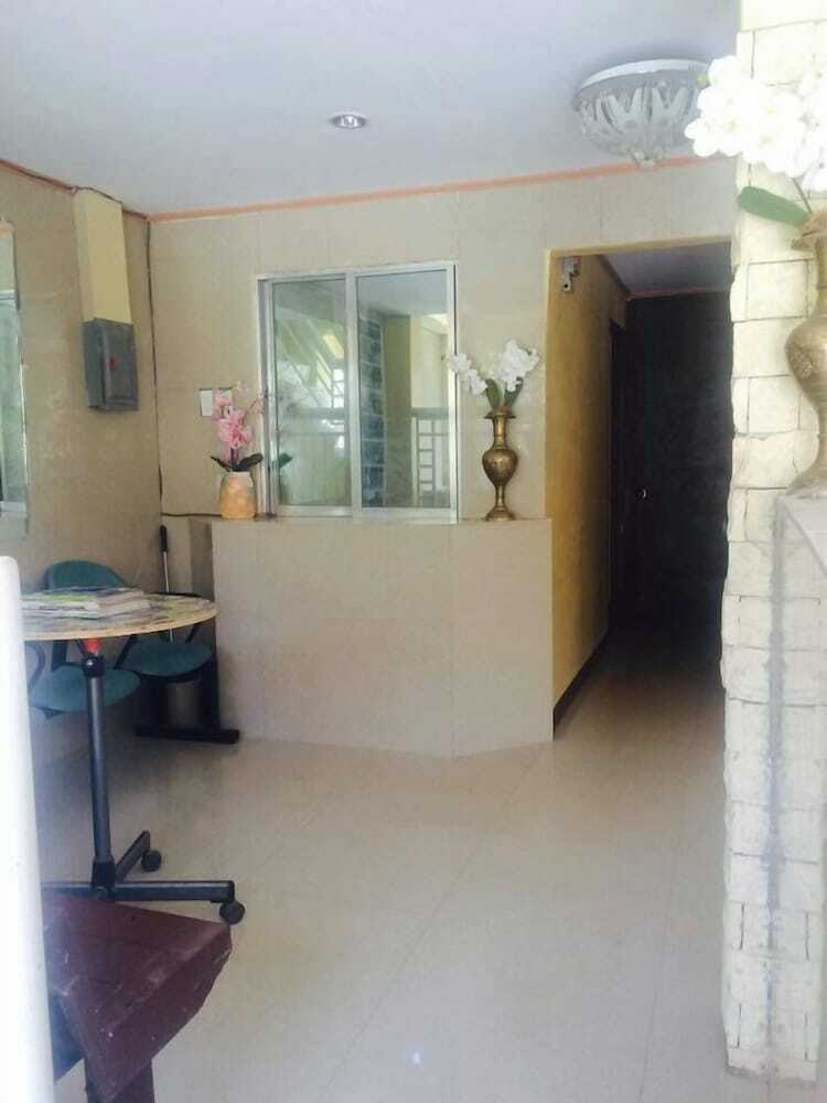 Hotel Garces Budget Apartelle