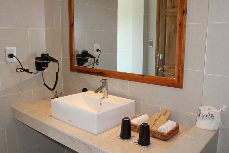 Hotel Camia Resort & Spa