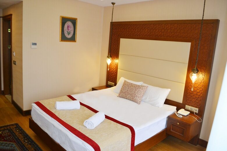Hotel Lalinn Deluxe