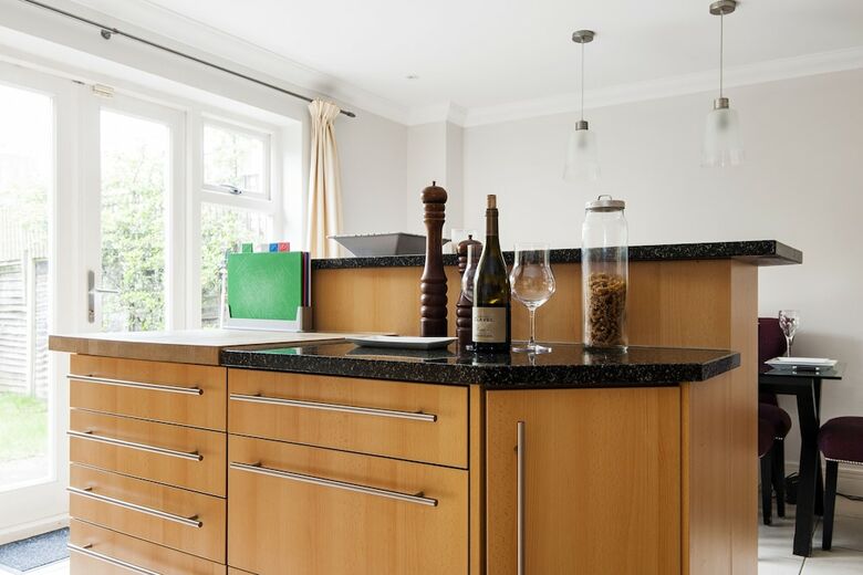 Lovely Putney Home By The Thames