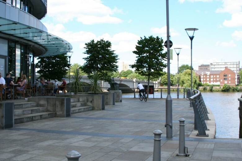 Lovely Putney Home By The Thames