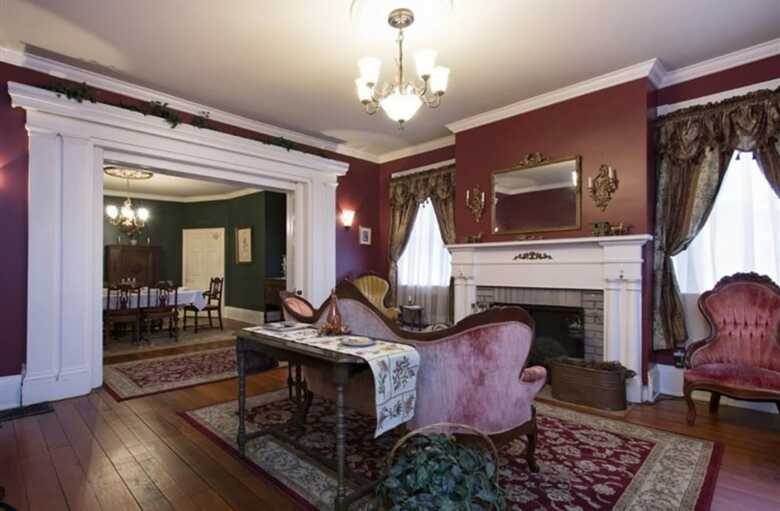 Ammen Home Bed, Breakfast And Retreat