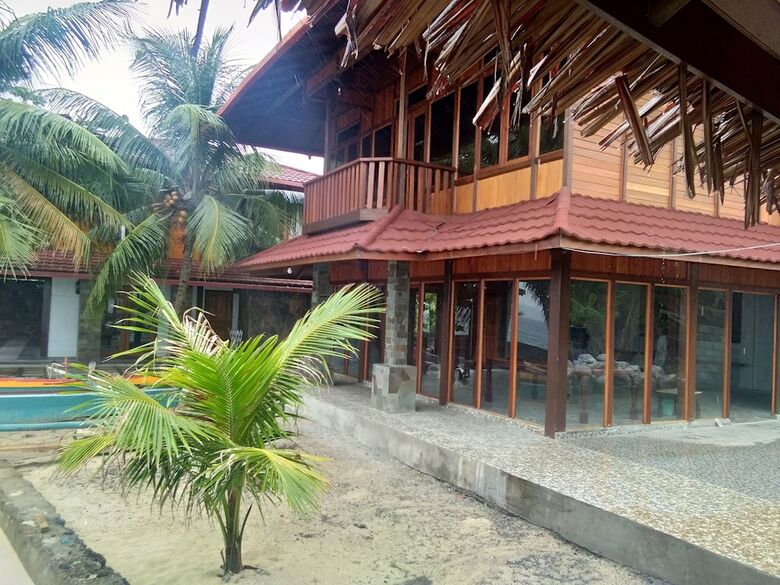 Hotel Tanta Moon Luxury Villas Siladen Island