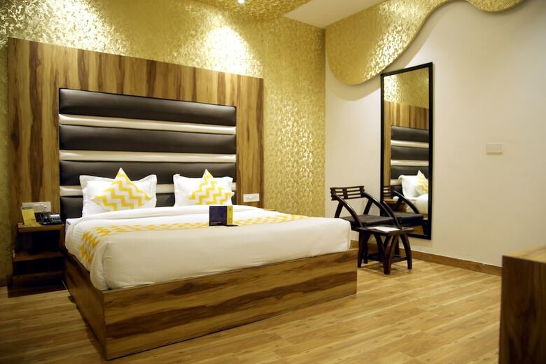 Hotel Sallow Royal Suites