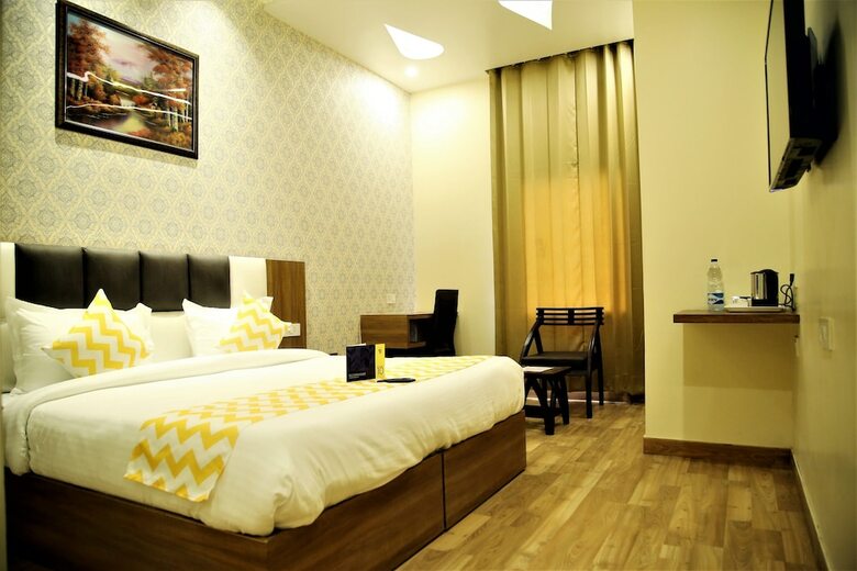 Hotel Sallow Royal Suites
