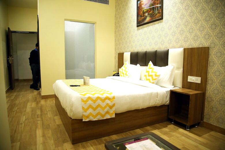 Hotel Sallow Royal Suites