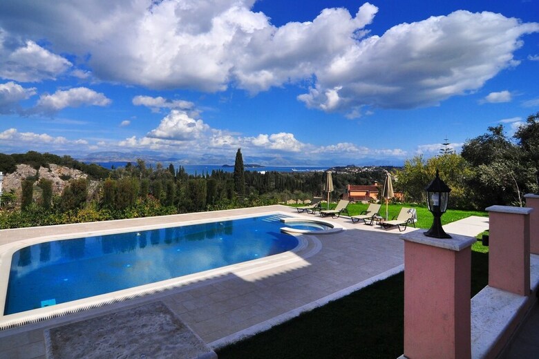 Luxury Villa In Corfu