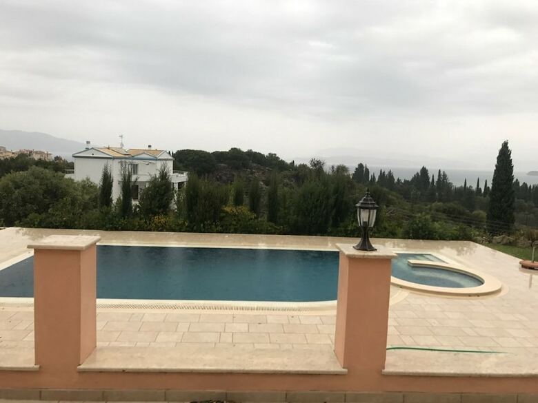 Luxury Villa In Corfu