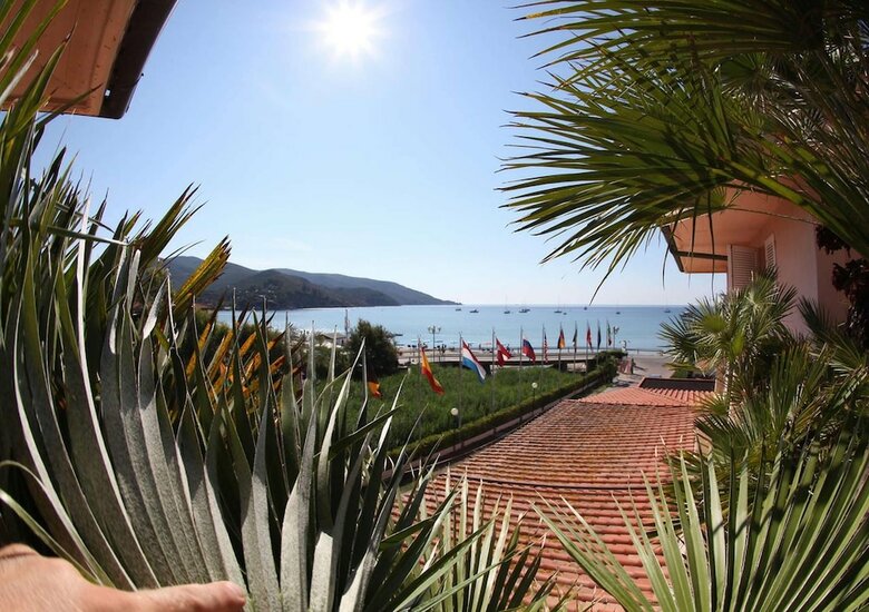 Hotel Riva Del Sole