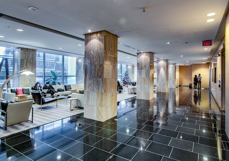 Micasa Suites - Stylish Condo In Maple Leaf Square