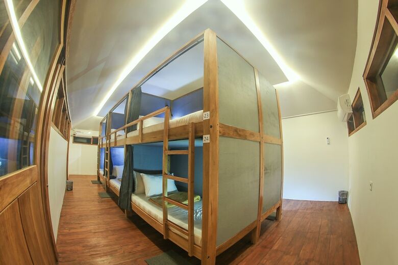 Hostal Green Hill Bed Station