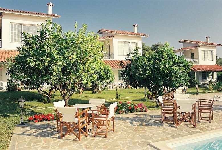 Apartamentos Nicolas Village Club
