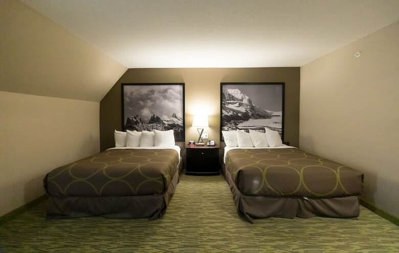 Hotel Super 8 By Wyndham Canmore