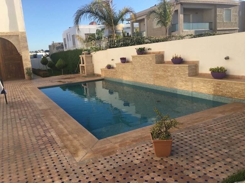 Beach Side Villa With Pool Refn1050