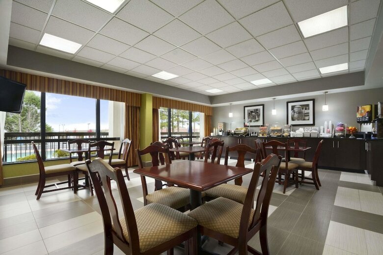 Hotel Super 8 By Wyndham Calhoun