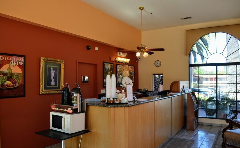 Motel Sands Inn & Suites