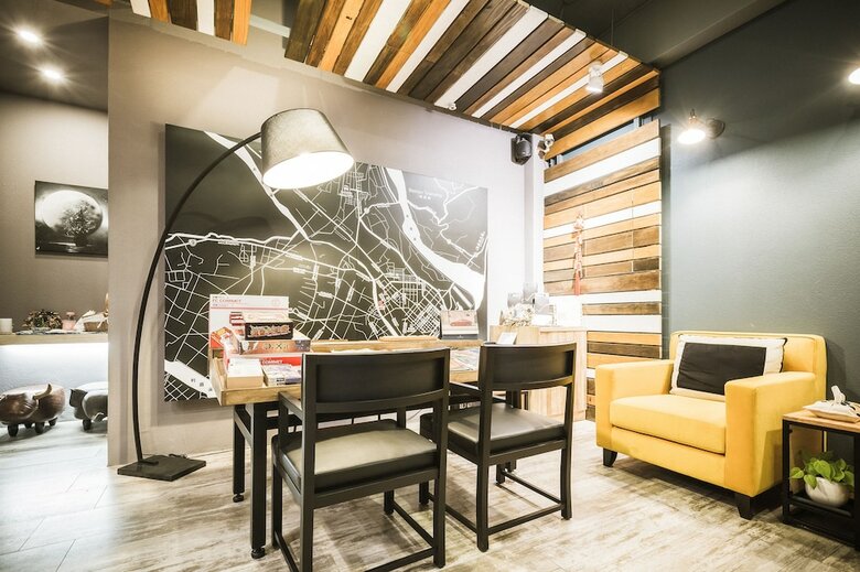 Tiin Tinn - Rivershore B&B