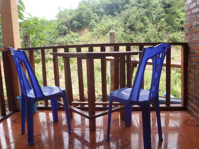 Hotel Chomdoy Bungalow & Restaurant