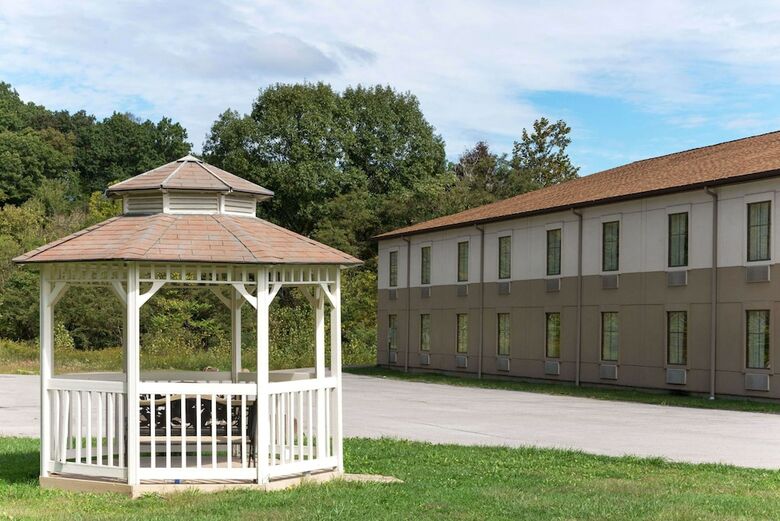 Hotel Super 8 By Wyndham Beaver Falls