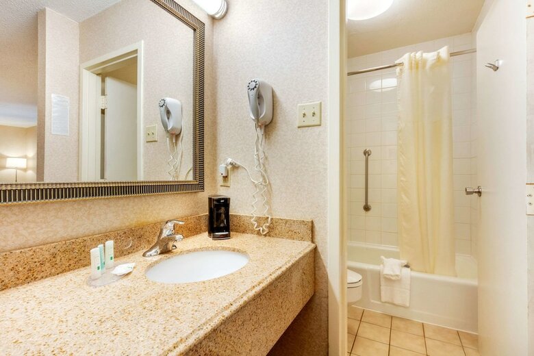 Hotel Quality Inn Exit 4