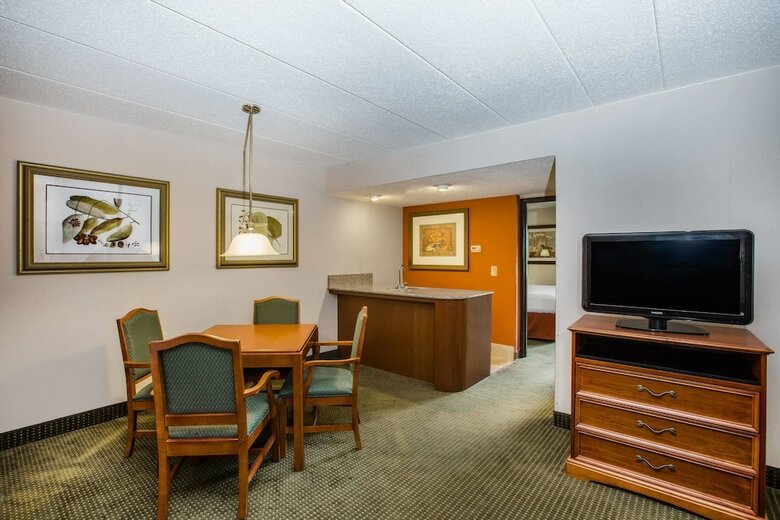 Hotel Americinn By Wyndham Omaha