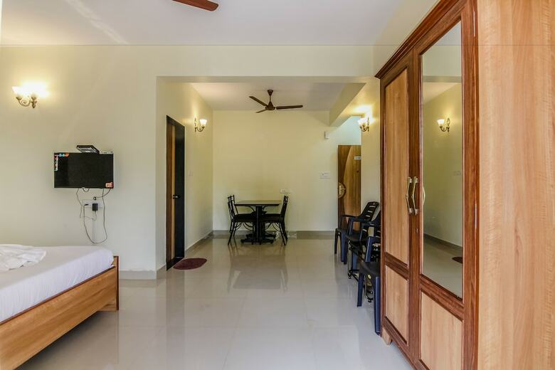 Hotel Candolim Grande