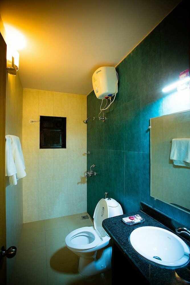 Hotel Candolim Grande