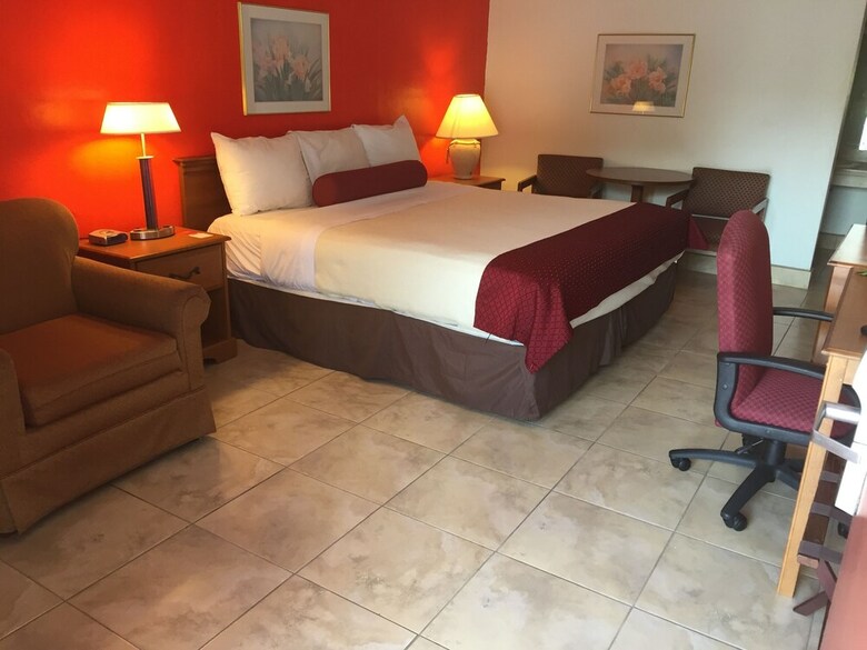 Hotel Econo Lodge North