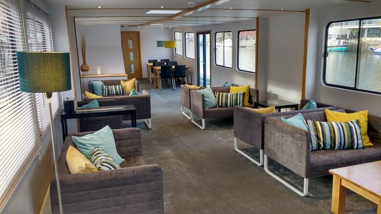 Hostal Kyle Blue Bristol - Luxury Hostel Boat
