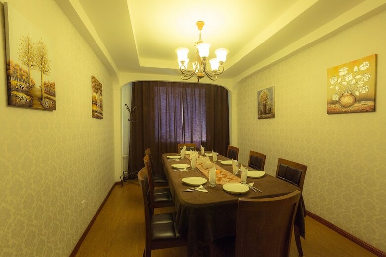 Hotel Street63