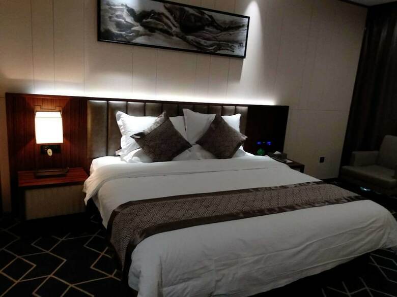 Hong Zhou Century Hotel