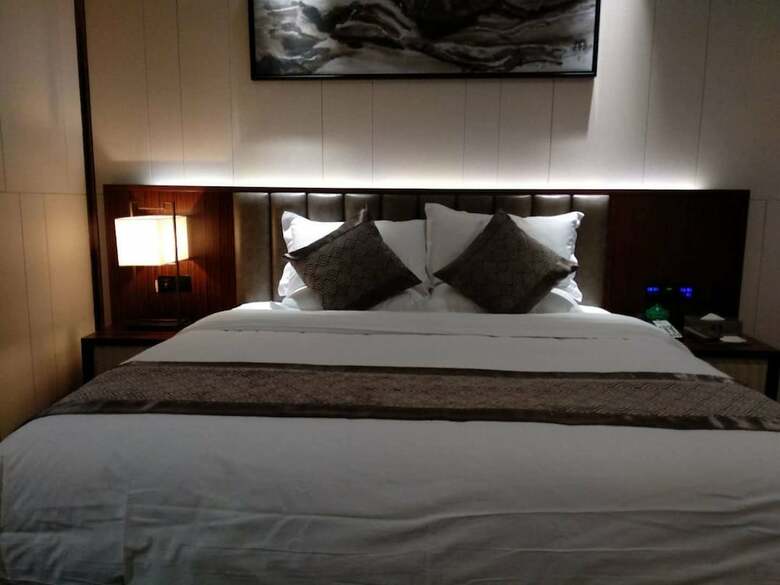 Hong Zhou Century Hotel