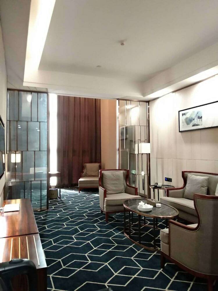 Hong Zhou Century Hotel