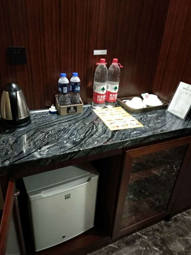 Hong Zhou Century Hotel