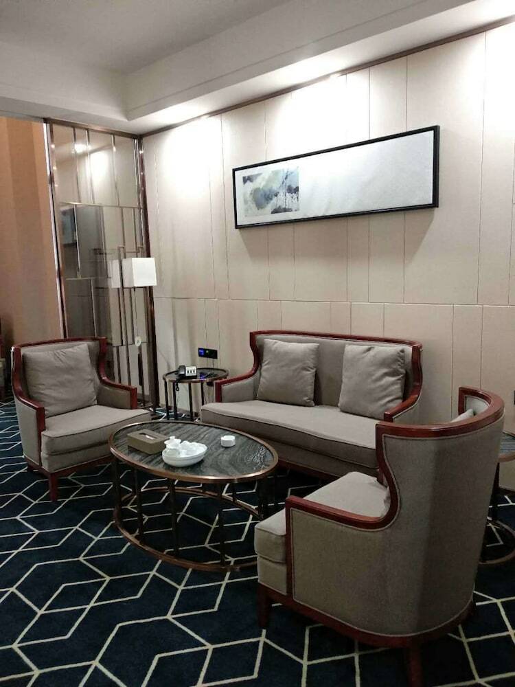 Hong Zhou Century Hotel