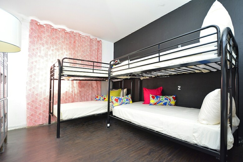 Hostal South Beach Rooms And Hostel