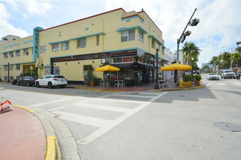 Hostal South Beach Rooms And Hostel