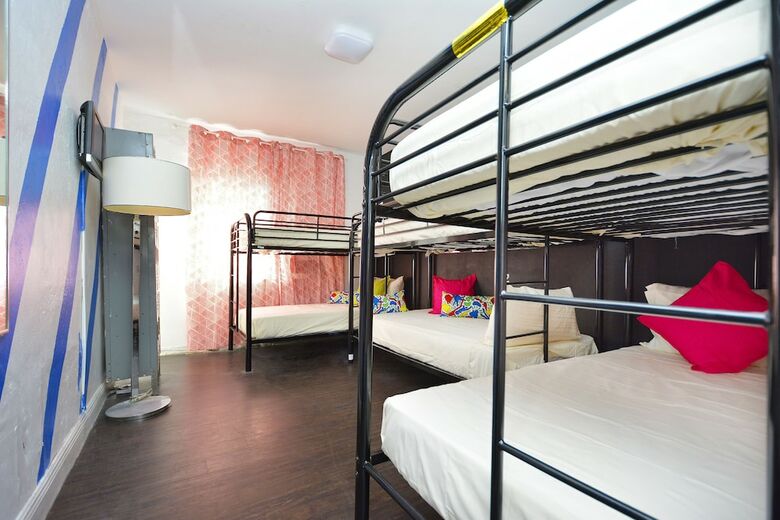 Hostal South Beach Rooms And Hostel