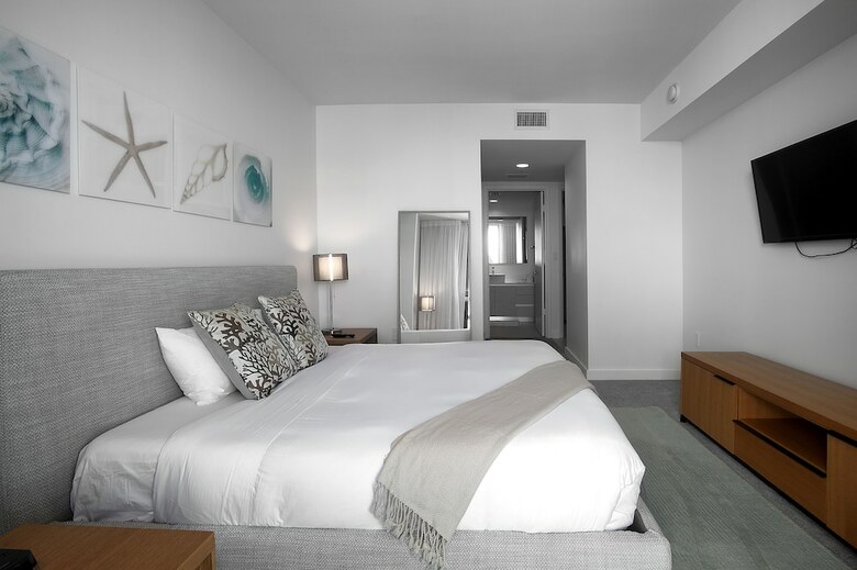 Private Residences At Beachwalk By Sofla Vacations