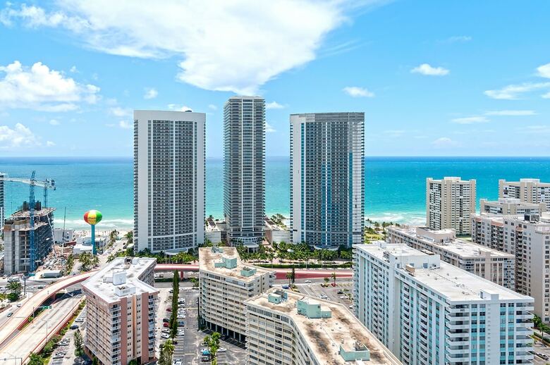 Private Residences At Beachwalk By Sofla Vacations