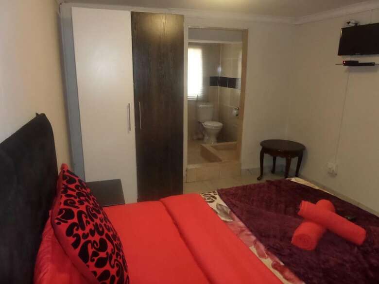 Hotel Tshedza Guest House