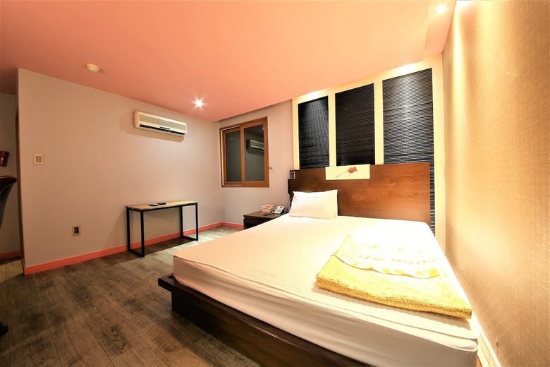 Hotel Sasang J