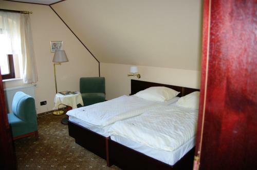 Landhotel Goldener L�we Mit Pension Am Taurastein