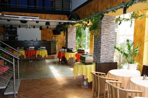Landhotel Goldener L�we Mit Pension Am Taurastein