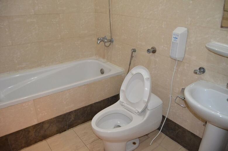 Aparthotel Danat Apartments (Singles Only)