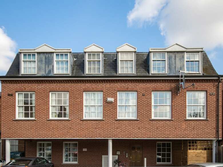 Luxurious 2 Bed Apartment In Central Bedford