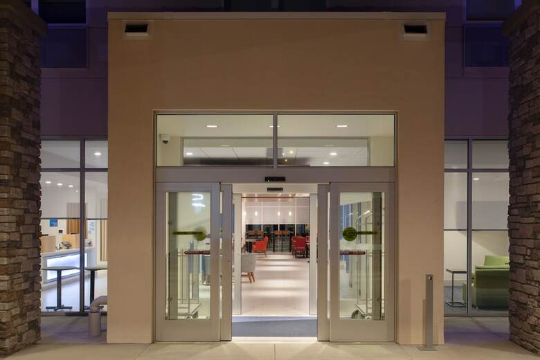 Hotel Holiday Inn Express And Suites Dakota Dunes