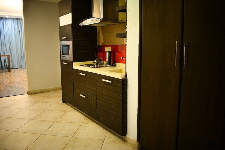 Lazourd Palace Hotel Apartments