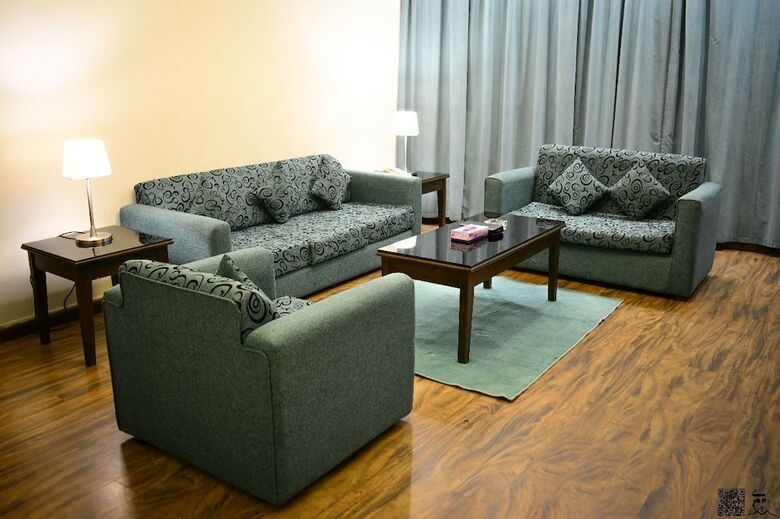 Lazourd Palace Hotel Apartments