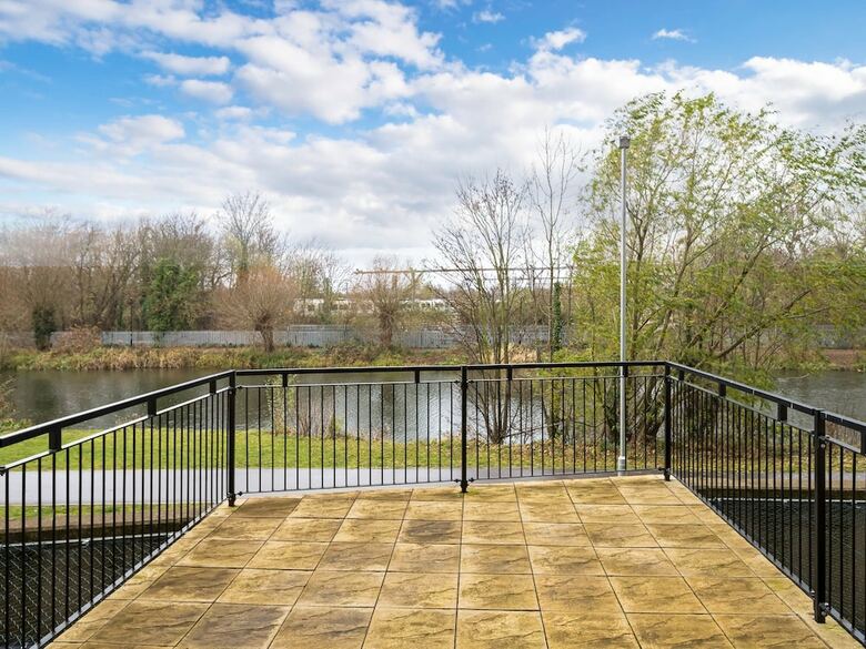 Apartamentos Luxury 2 Bed Riverside
